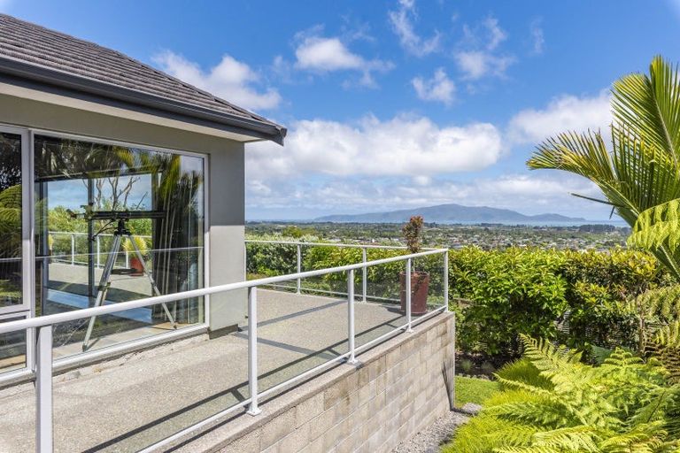 Photo of property in 27a Kotare Street, Waikanae, 5036