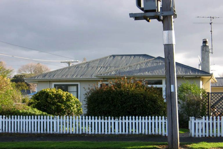 Photo of property in 27 Cambridge Terrace, Masterton, 5810