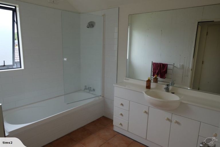 Photo of property in 9 Loughanure Place, Massey, Auckland, 0614