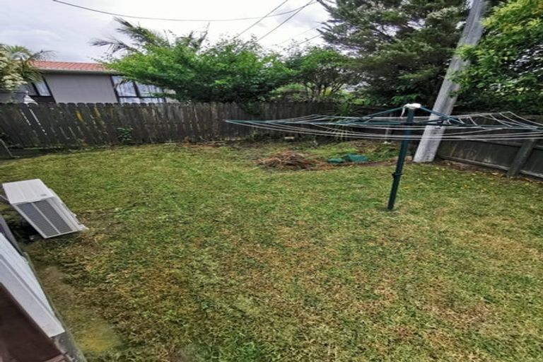 Photo of property in 79a/1 Colwill Road, Massey, Auckland, 0614