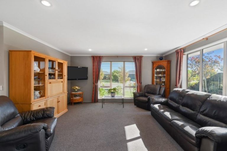 Photo of property in 12 Marlowe Place, Rolleston, 7614