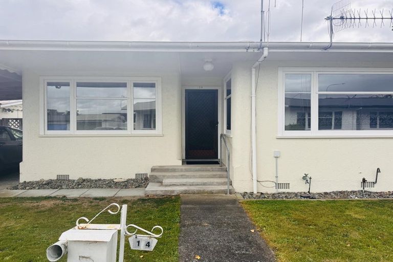 Photo of property in 14 Kiwi Court, Roslyn, Palmerston North, 4414