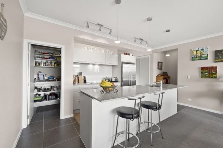 Photo of property in 27 Landmark Terrace, Orewa, 0931