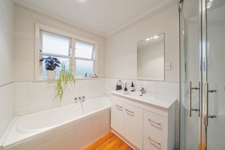 Photo of property in 13 Deller Grove, Silverstream, Upper Hutt, 5019