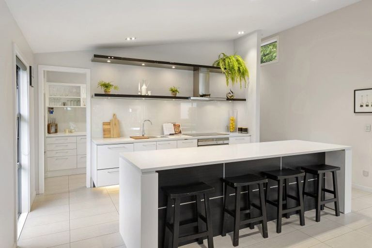 Photo of property in 1 Westall Lane, Avonhead, Christchurch, 8042