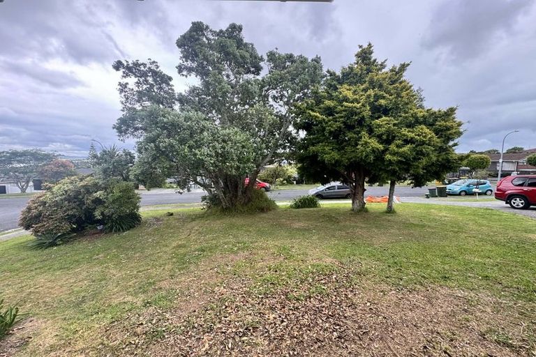 Photo of property in 25 Ellesmere Crescent, Pakuranga Heights, Auckland, 2010