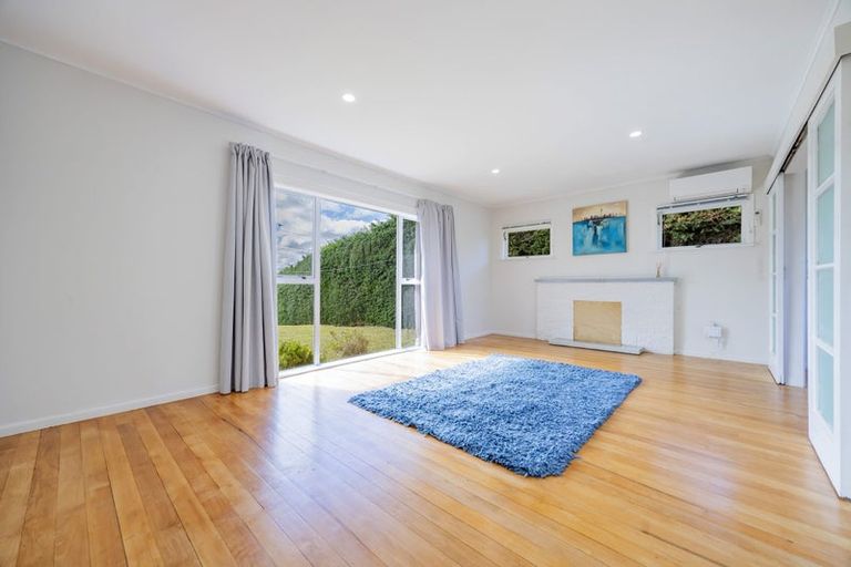 Photo of property in 50 Farquhar Road, Glendene, Auckland, 0602