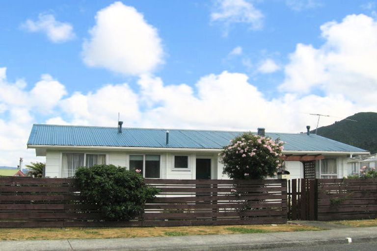 Photo of property in 33f1- Roband Crescent, Brown Owl, Upper Hutt, 5018