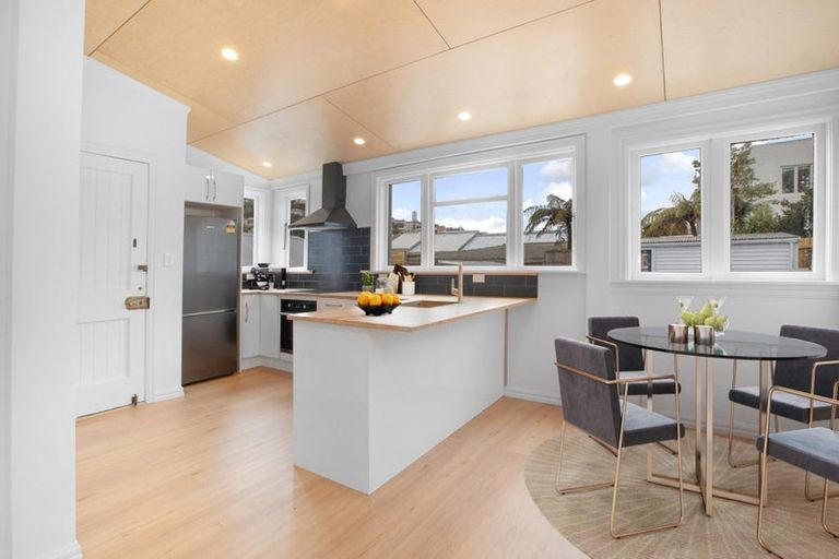 Photo of property in 9 Mckinley Crescent, Brooklyn, Wellington, 6021