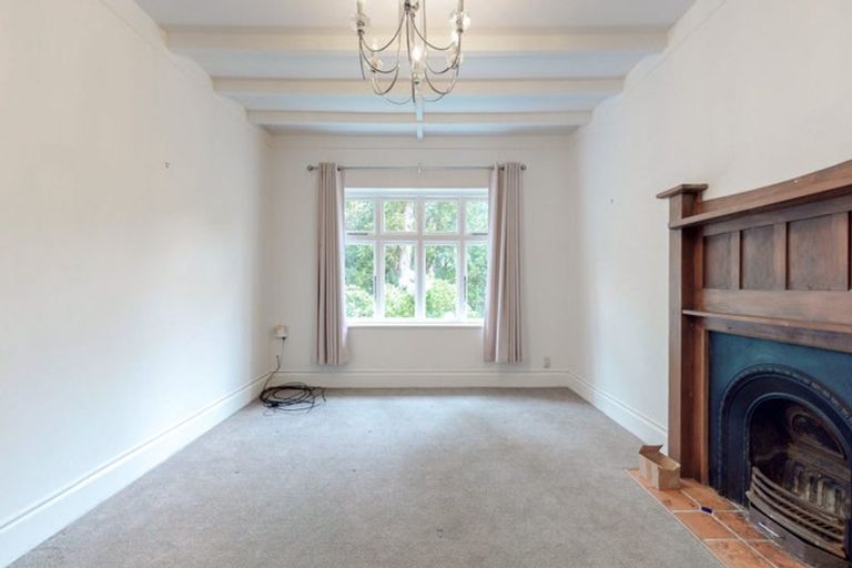 Photo of property in 124 Glenmore Street, Northland, Wellington, 6012