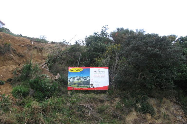 Photo of property in 74 Curtis Street, Northland, Wellington, 6012