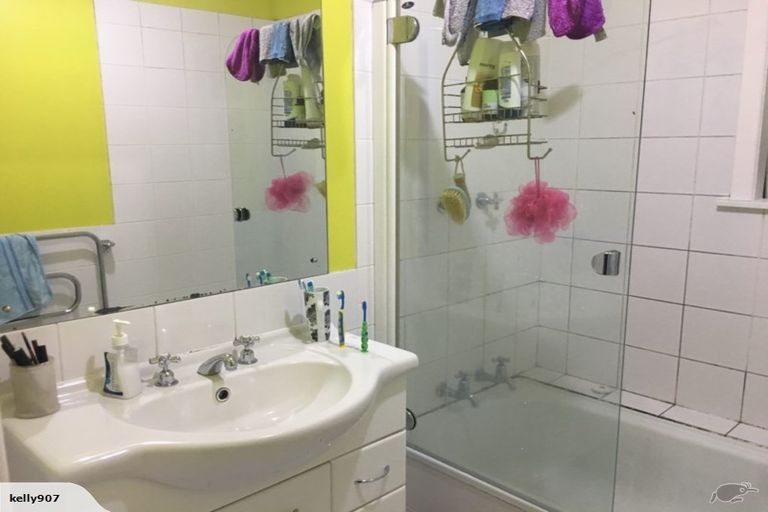 Photo of property in 30 Megan Avenue, Pakuranga Heights, Auckland, 2010