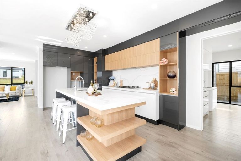 Photo of property in 96 Ksenia Drive, Flat Bush, Auckland, 2019