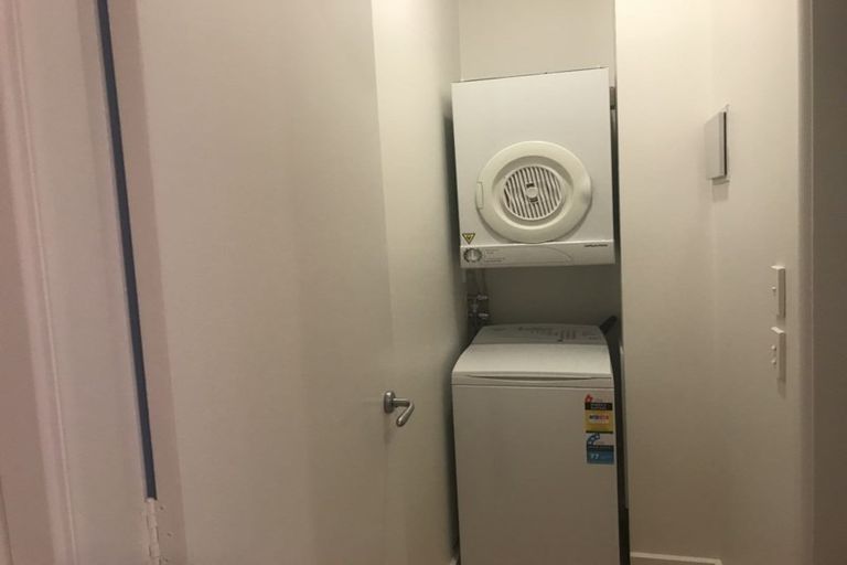 Photo of property in 28u2 Hobson Street, Thorndon, Wellington, 6011