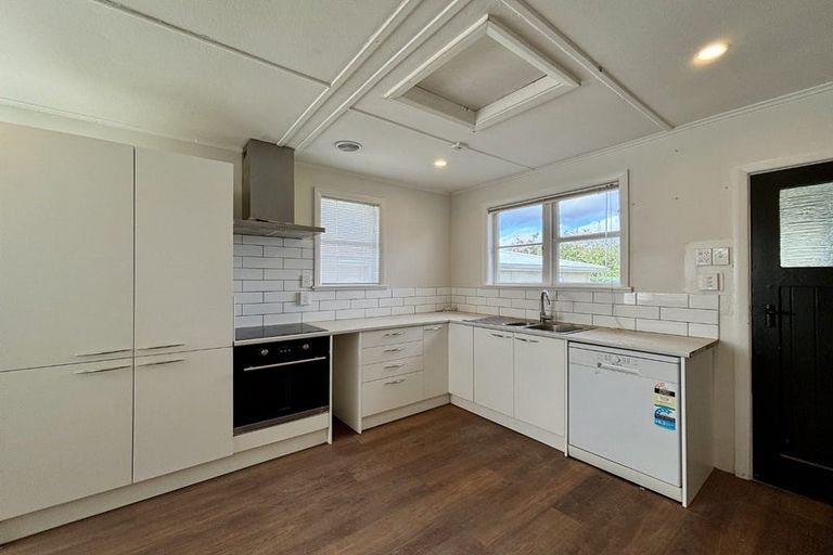 Photo of property in 9 Goldsmith Crescent, Levin, 5510