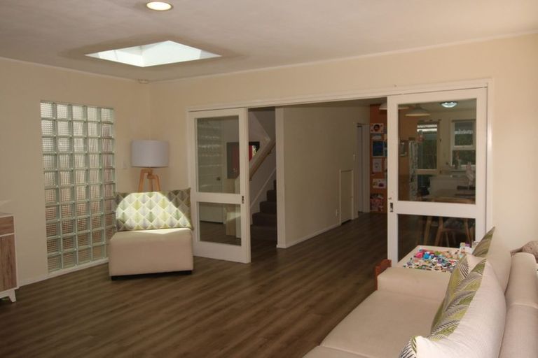 Photo of property in 14 Totara Grove, Hillcrest, Auckland, 0627