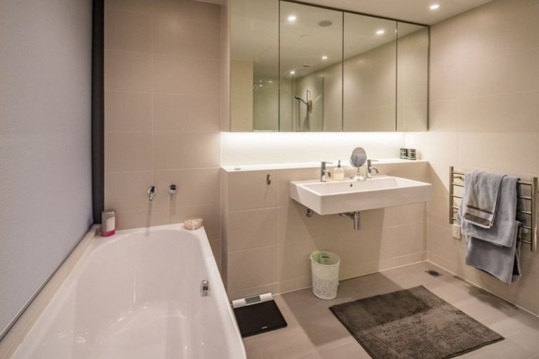 Photo of property in Clyde Quay Wharf, 8u5a Clyde Quay Wharf, Te Aro, Wellington, 6011