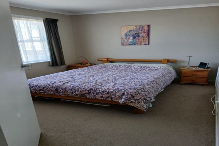 Photo of property in 12 Reiman Street, New Lynn, Auckland, 0600