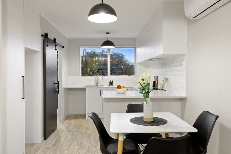 Photo of property in 7/1 Pine Street, New Lynn, Auckland, 0600