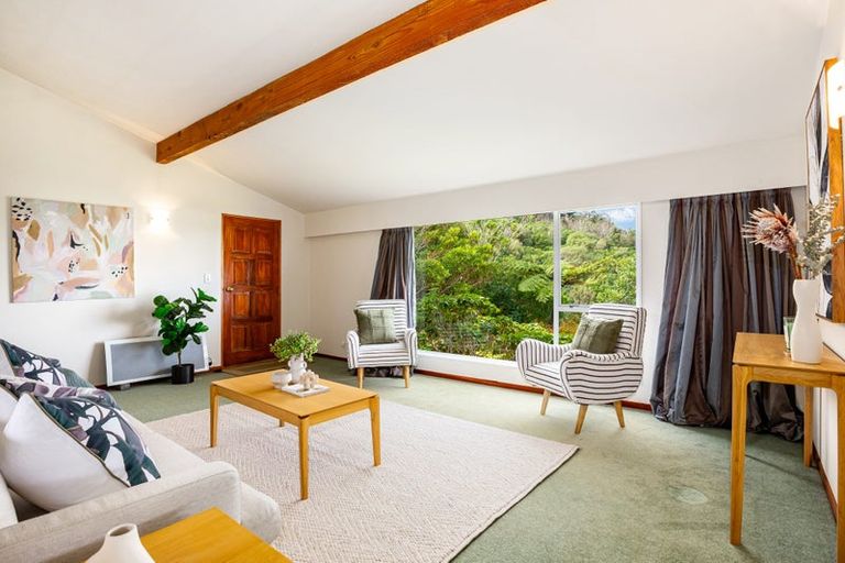 Photo of property in 4 Flint Way, Northland, Wellington, 6012