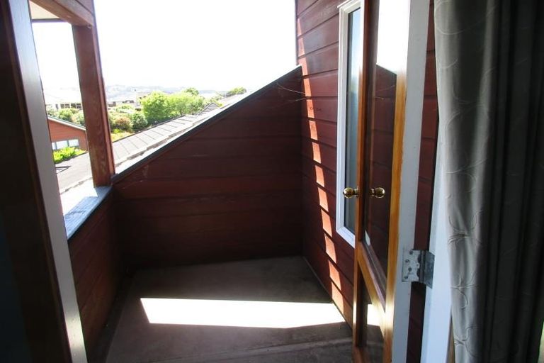 Photo of property in 25 Molyneux Close, Whitby, Porirua, 5024