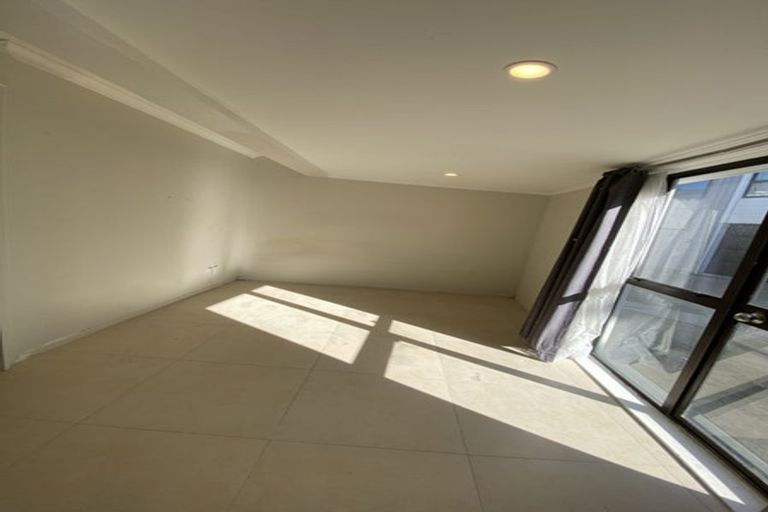 Photo of property in 86d Kelman Road, Kelston, Auckland, 0602