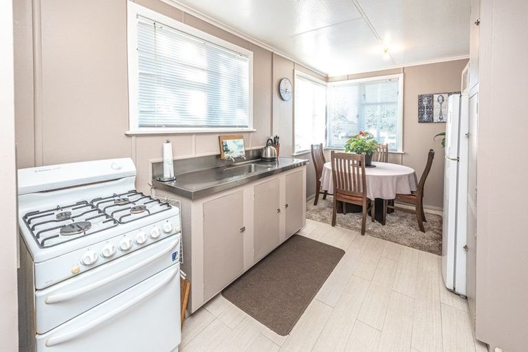 Photo of property in 51 Kowhai Street, Castlecliff, Whanganui, 4501