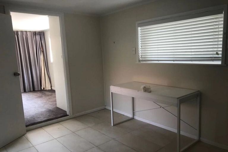 Photo of property in 17 Trafalgar Road, Milford, Auckland, 0620