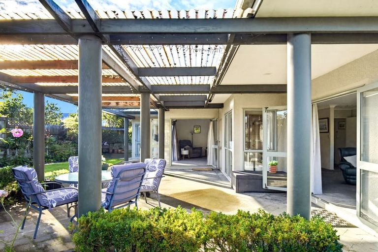 Photo of property in 6 Holdsworth Drive, Otamatea, Whanganui, 4500