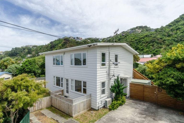 Photo of property in 186b Queens Drive, Lyall Bay, Wellington, 6022