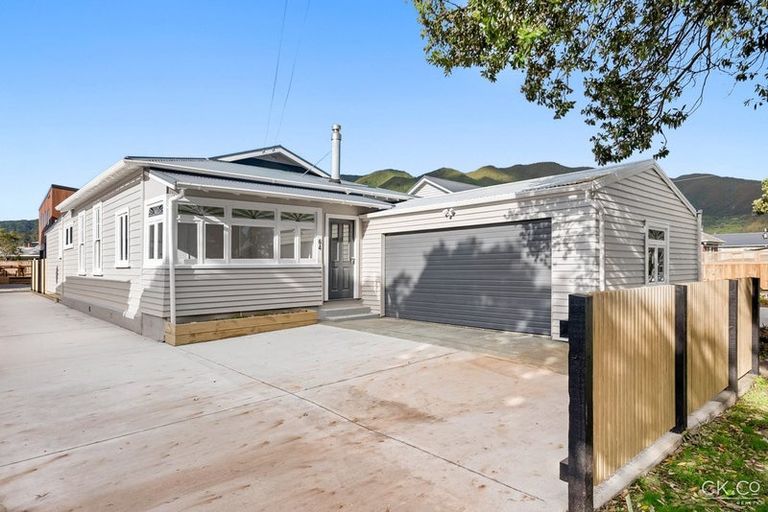 Photo of property in 64 Bell Road, Waiwhetu, Lower Hutt, 5010