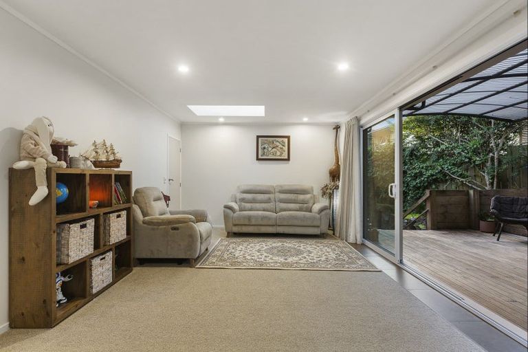 Photo of property in 10 Hobby Avenue, Birkdale, Auckland, 0626
