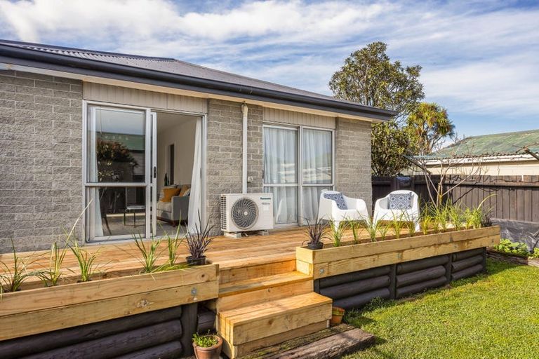 Photo of property in 2/17 Frensham Crescent, Woolston, Christchurch, 8062