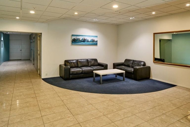 Photo of property in Terrace Tower Apartments, 6a/126 The Terrace, Wellington Central, Wellington, 6011