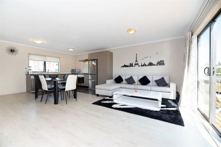 Photo of property in St Claire Village, 234/172 Mcleod Road, Te Atatu South, Auckland, 0610