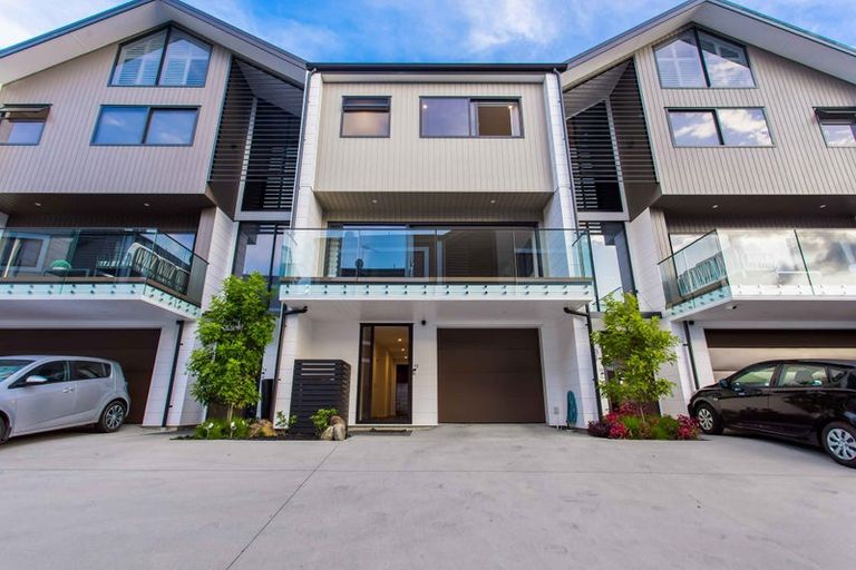 Photo of property in 12 Stockade View Lane, Howick, Auckland, 2014