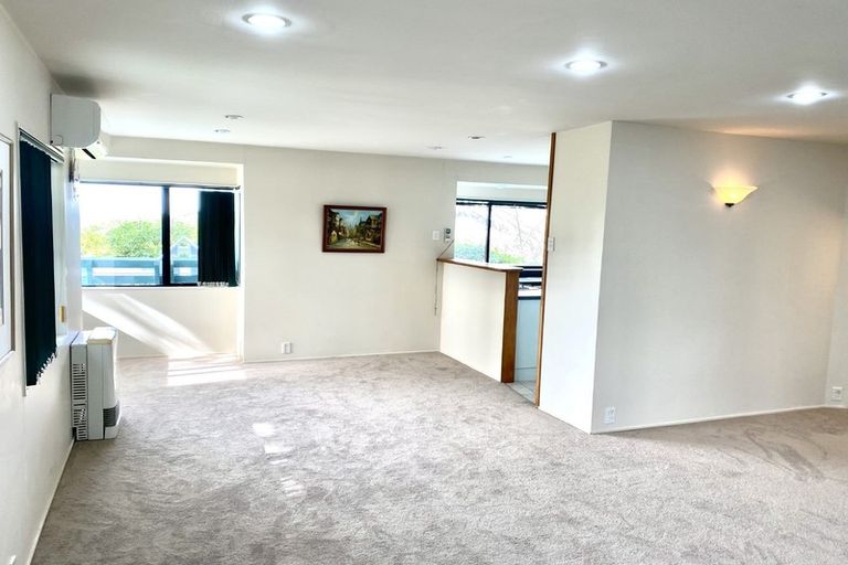 Photo of property in 18 Lanham Lane, Massey, Auckland, 0614