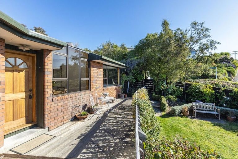 Photo of property in 127 Moncks Spur Road, Redcliffs, Christchurch, 8081
