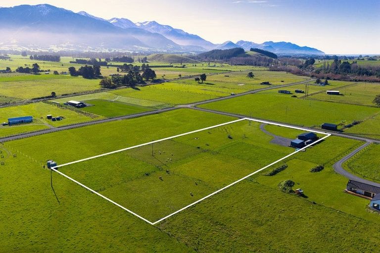 Photo of property in 12 Te Ao Wharepapa Lane, Peketa, Kaikoura, 7373