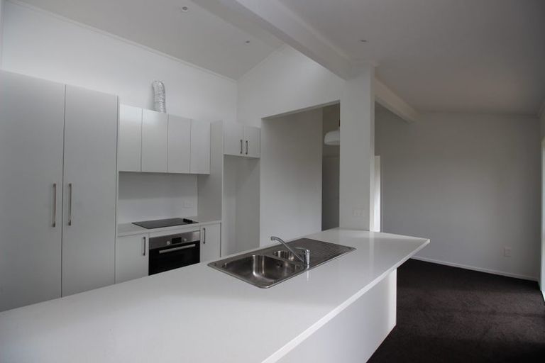 Photo of property in 16 Celeste Place, Totara Vale, Auckland, 0627