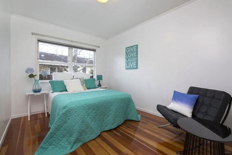 Photo of property in 33 Minaret Drive, Bucklands Beach, Auckland, 2014
