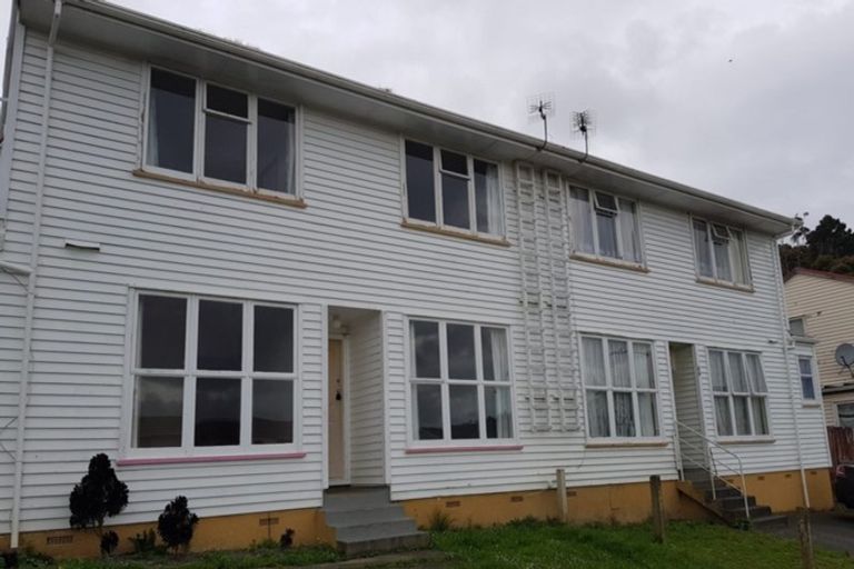 Photo of property in 66- 68 Waihora Crescent, Waitangirua, Porirua, 5024
