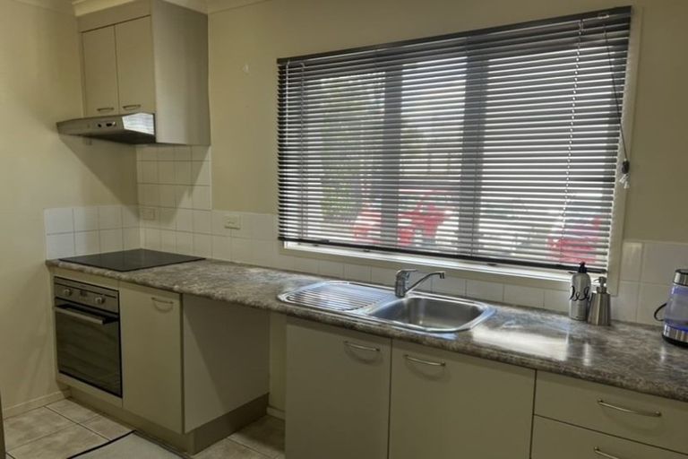 Photo of property in 7/4 Keeling Road, Henderson, Auckland, 0612