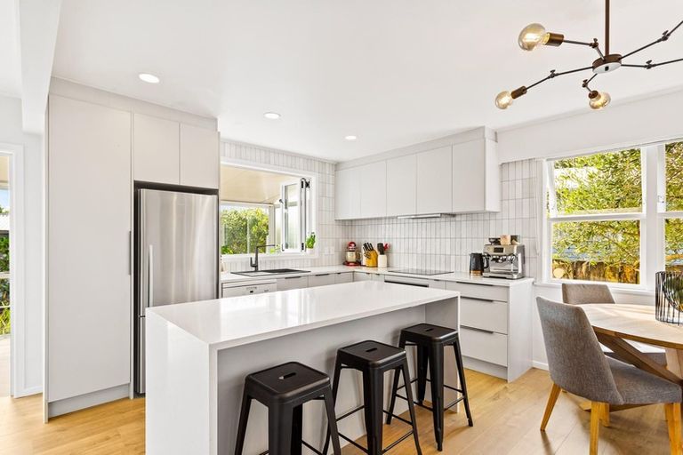 Photo of property in 19 Brennan Avenue, Te Atatu Peninsula, Auckland, 0610