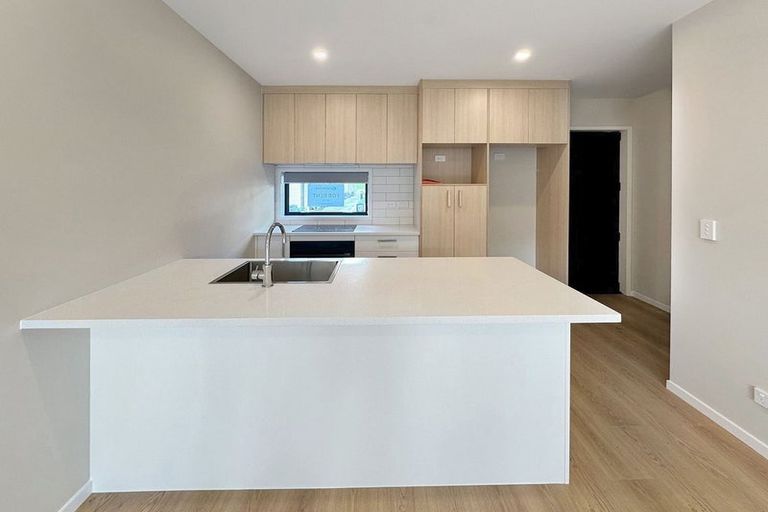 Photo of property in 38 Whati Lane, Henderson, Auckland, 0612