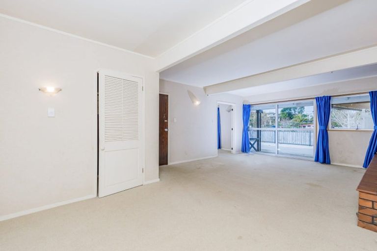Photo of property in 33 Meadowvale Avenue, Forrest Hill, Auckland, 0620