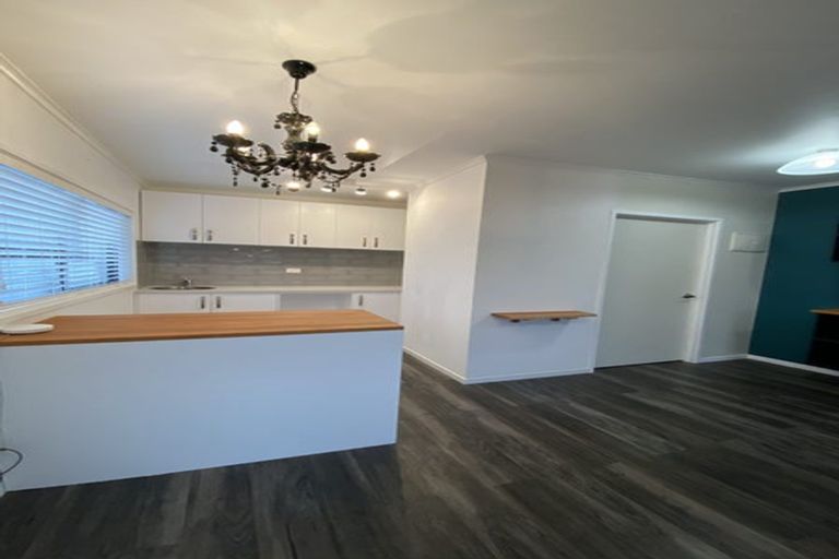 Photo of property in 2a Redwood Drive, Massey, Auckland, 0614