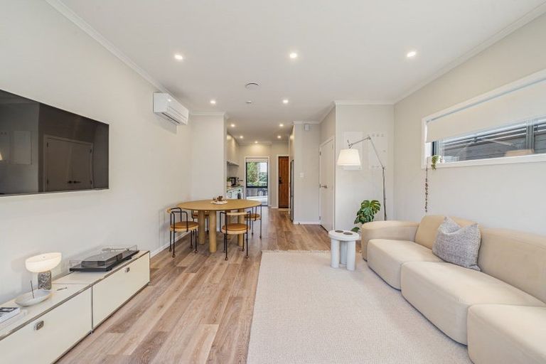 Photo of property in 18 Joseph Bolton Crescent, Wallaceville, Upper Hutt, 5018