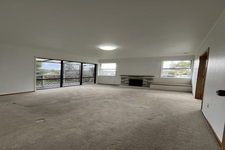 Photo of property in 32 Powrie Street, Glenfield, Auckland, 0629