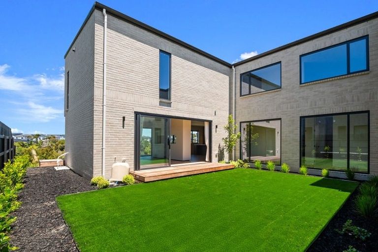 Photo of property in 43 Bristol Freighter Road, Hobsonville, 0616
